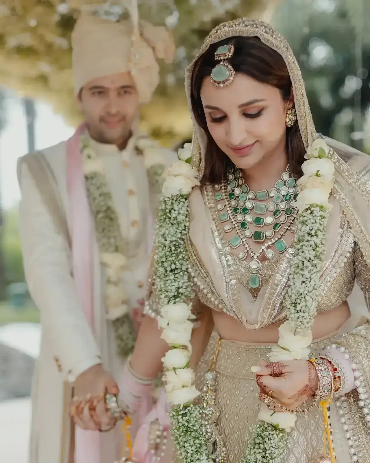 ACTRESS PARINEETI CHOPRA AND RAGHAV CHADDHA MARRIAGE PHOTOS 5